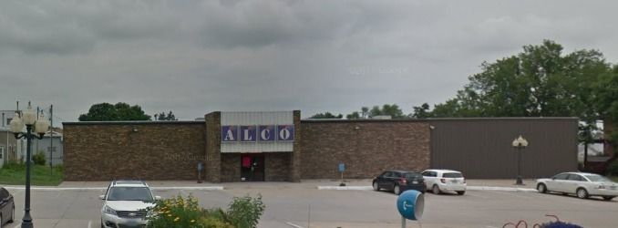 Leon Retail Center: 108 NE 3rd St, Leon, IA 50144